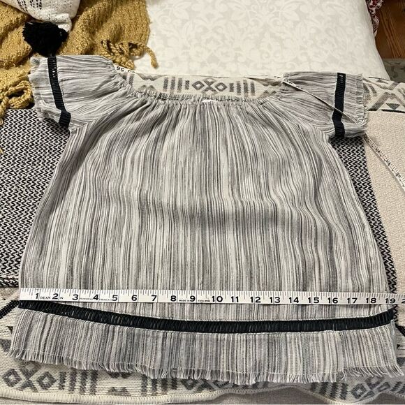 DRA/Anthropologie Los Angeles Cropped Off The Shoulder Fringe Top Sz-S - Picture 7 of 9